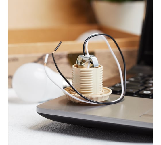 Патрон E27 REXANT с проводом 20 см белый 11-8875 - выгодная цена ...