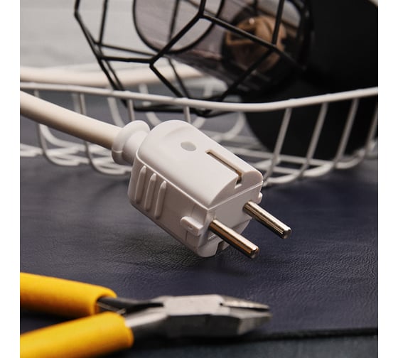 Прямая вилка PROconnect с/з белая 16 А 11-8532