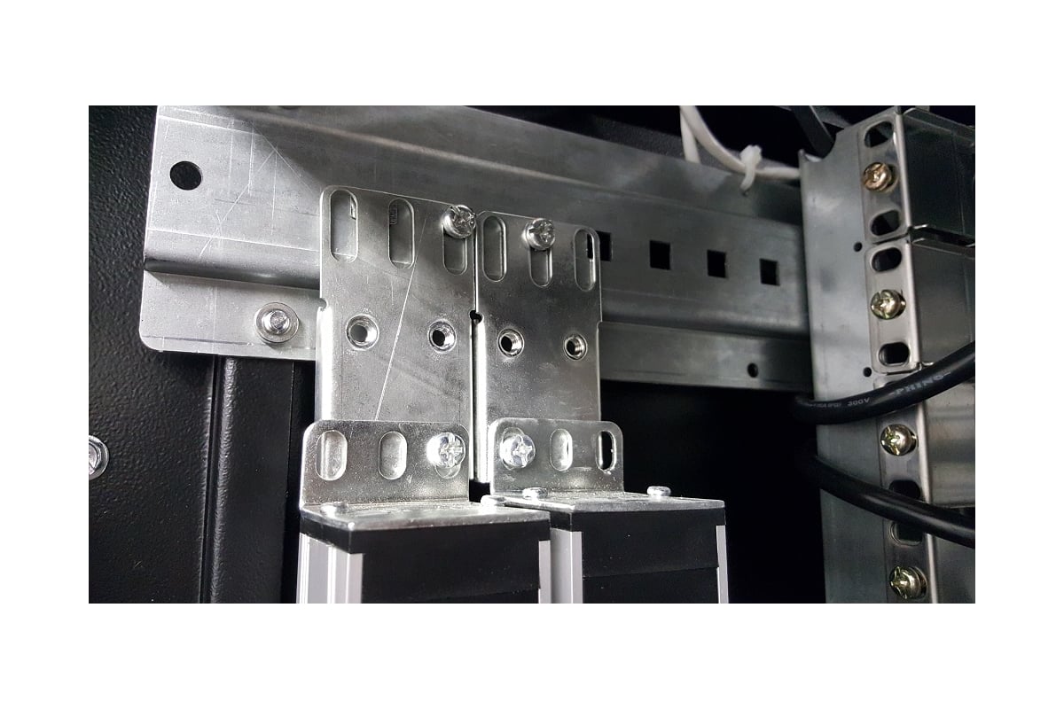 Вертикальный блок розеток ЦМО Rem-16 с автоматом, 16А, 20 Shuko, 16A ...