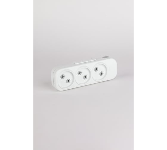 Колодка ELBI Myra 3вх с защитными шторками 527-010200-300