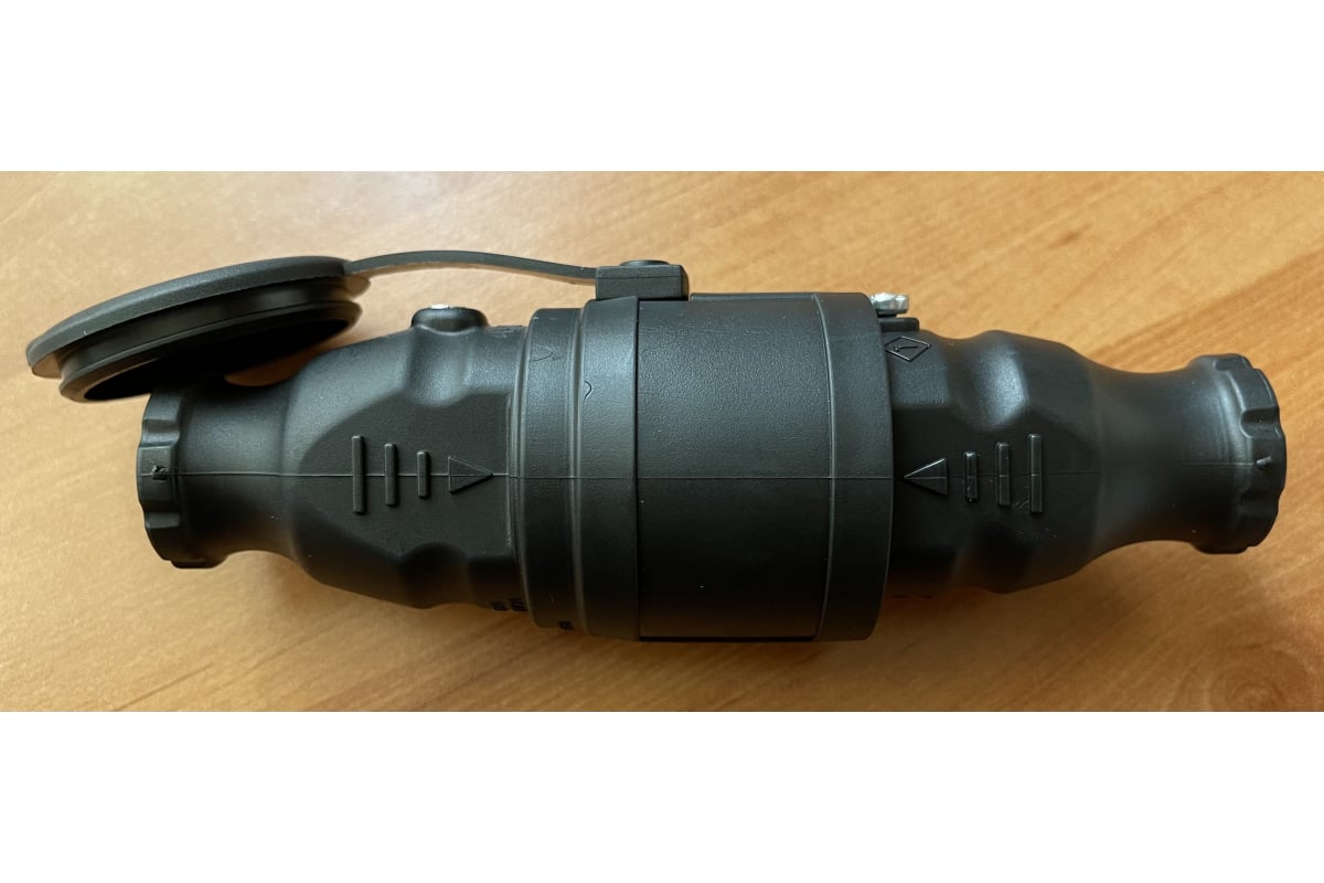 Кабельная розетка BEMIS BK1-1402-2311 каучуковая 220В 16А с заземлением ...