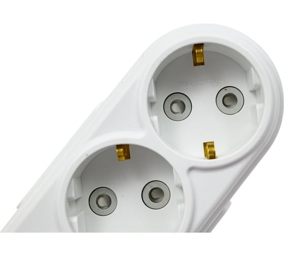 Колодка удлинителя Makel 4-м с заземлением защитные шторки N4210000