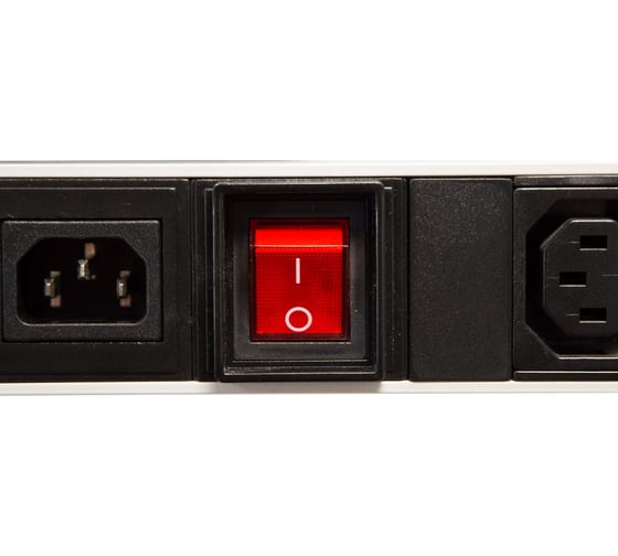 Вертикальный блок розеток REM Rem-16 с выключателем, 14 IEC 60320 C13, 10 IEC 60320 C19, R-16-14C13-10C19-V-1420