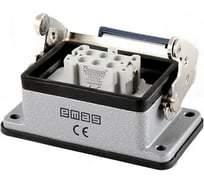 Кожух Emas с гнездом (монтаж на перегородке) металлический, 6 полюсов, 16A, нижний ввод, фиксаторы металл, IP65 EBM06PM46