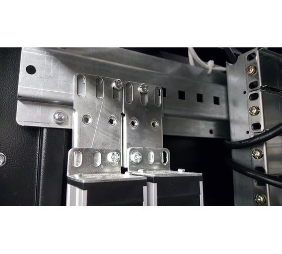 Вертикальный блок розеток REM Rem-32 на 2 контура, по 8 Sсhuko, 4 IEC 60320 C19 с автоматом защиты R-32-2X(8S-4C19-A-I)
