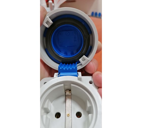 Настенная розетка IDE 16А 230В 2P+E IP67 00135
