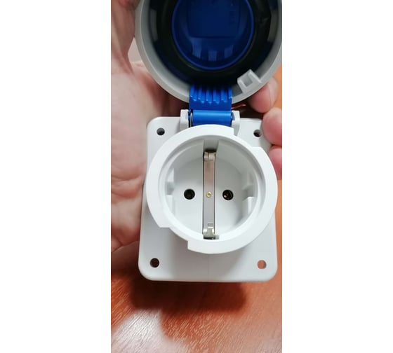Настенная розетка IDE 16А 230В 2P+E IP67 00135