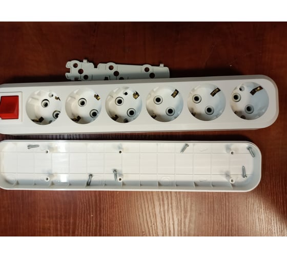 Колодка удлинителя 6-м с заземлением, с выключателем MAKEL MGP 231 ...