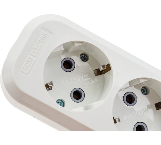 Розеточная колодка TDM ELECTRIC 2 гнезда 16А белая SQ1806-0015
