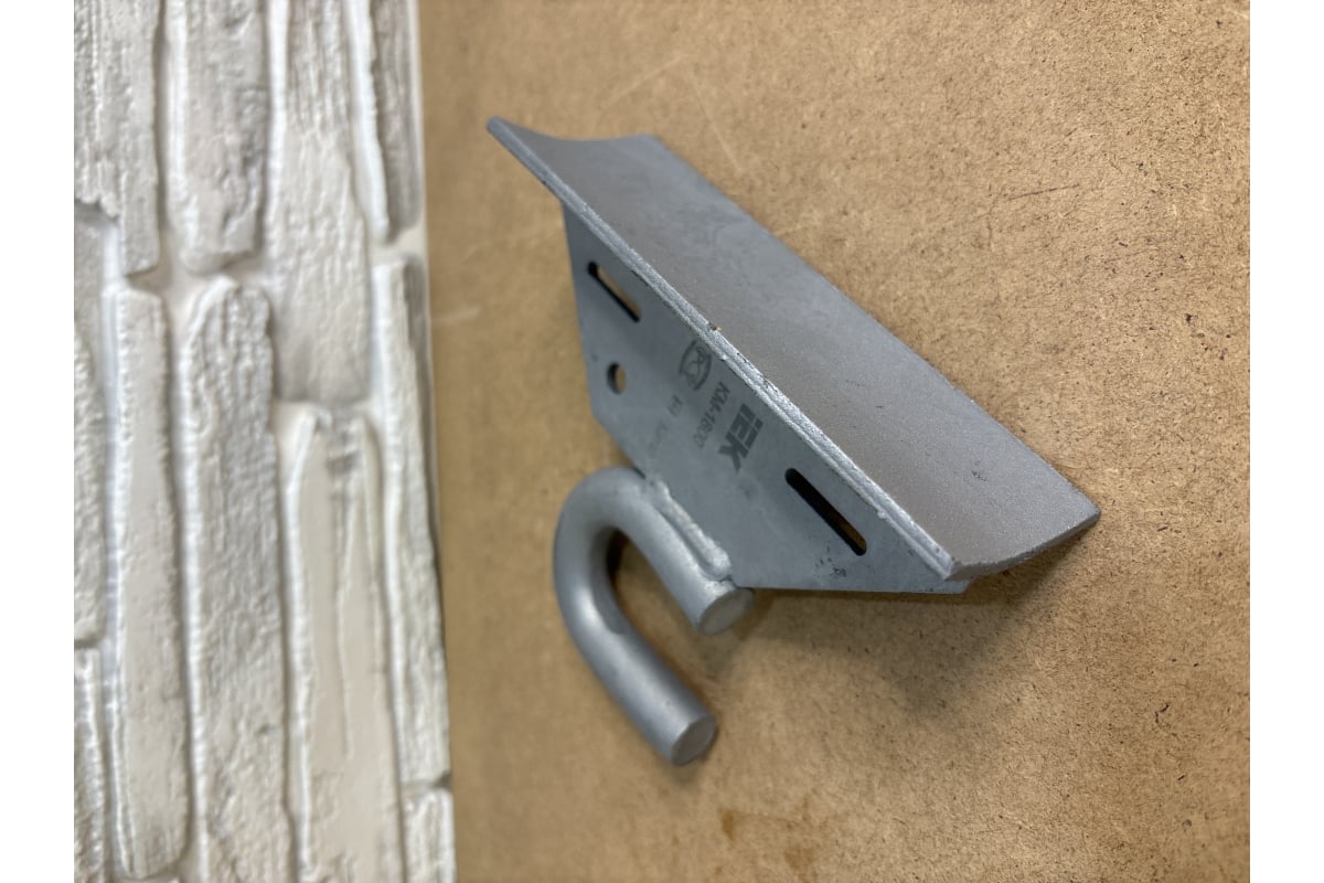 Крюк IEK КМ-1800 HEL-5661; SOT29.1 ИЭК UKK-12-3-1800 - выгодная цена ...