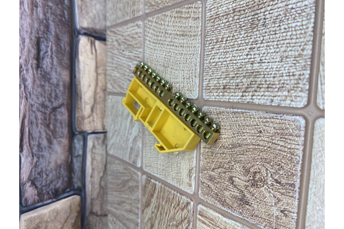 Нулевая латунная шинка Engard на дин-опоре ШНИ 6x9мм 14 отв. цвет ...