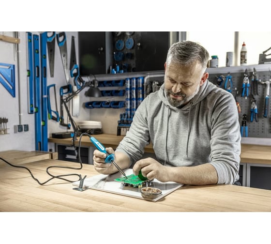 Паяльник HOEGERT TECHNIK 30 Вт, 4 мм HT2C301