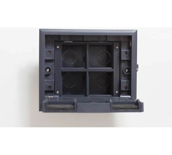 Люк на 4 поста SPL 45x45, металл/ пластик, с пластиковой коробкой, IP40 300005