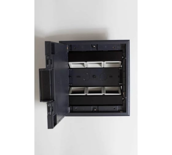 Люк на 6 постов SPL 45x45, металл/ пластик, с пластиковой коробкой, IP40 300007