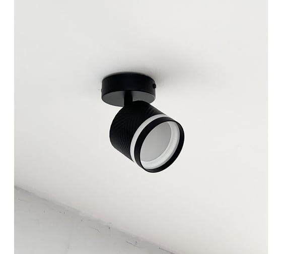 Поворотный граненый светильник truEnergy с матовым кольцом под лампу GX53 D82xH70мм IP20 черный/алюминий 21012