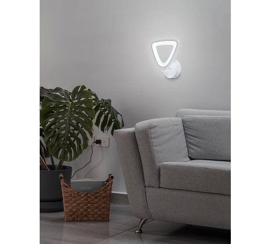 Настенный светильник ESCADA 10218/1 LED*17W White 10218/1LED 17W