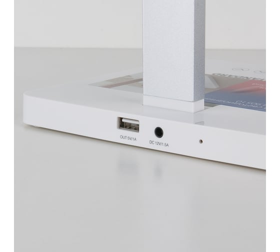 Светодиодный настольный светильник Elektrostandard Lori TL90510 / белый/серебряный a039563