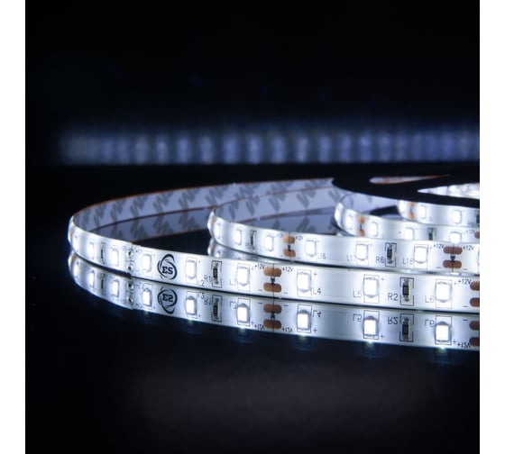 Светодиодная лента Elektrostandard 60Led 4,8W IP65 6500K холодный белый 2835 12V 60L a040996