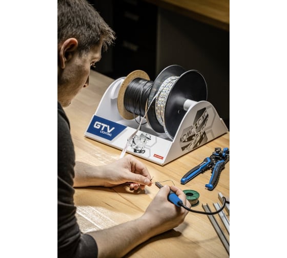 Лента светодиодная GTV FLASH 2835, 300 LED, 12V, IP20, 30W, 8MM, 50M, цвет теплый белый LD-2835-300-20-CB-50
