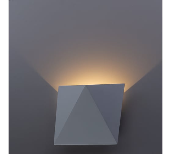 Настенный светильник Arte Lamp BUSTA A1609AP-1WH