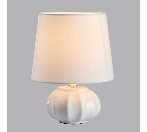 Настольная лампа LUMION HAMA E27, 1*60W 8145/1Т