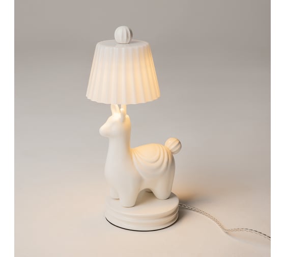 Настольный светильник MAYTONI Senor Alpaca белый MOD377TL-L5W3K