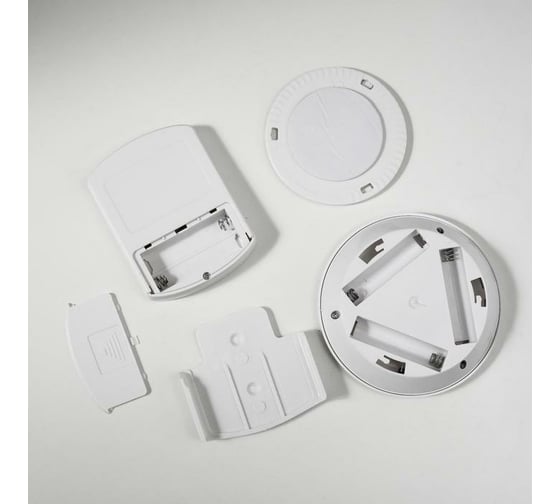 Ночник с ПДУ RISALUX 16043/1 LED от батареек 3ААА белый 9х9х2 см 5095260