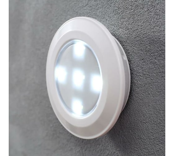 Ночник с ПДУ RISALUX 16043/1 LED от батареек 3ААА белый 9х9х2 см 5095260