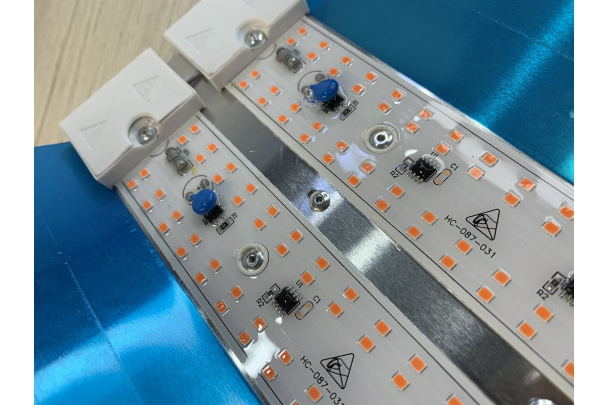 Светодиодный светильник для растений GLANZEN RPD-0001-60-grow КА ...