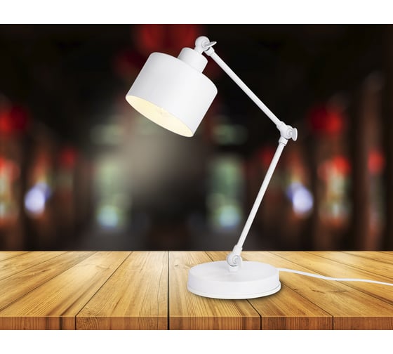 Настольная офисная лампа Ambrella Light Traditional TR8152