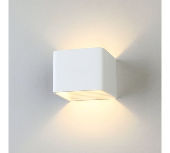 Настенный светодиодный светильник Elektrostandard MRL LED 1060 / Corudo LED белый a040452