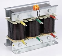 Антирезонансный дроссель Dekraft ДР-102, 525 В, коэффициент фильтрации (расстройка) 14, суммарная характеристика фильтра 50 кВАр, материал обмотки алюминий, количество полюсов 3 50562DEK