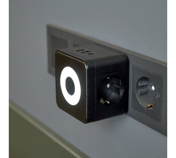 Двойник электрический REXANT Куб 16А с заземлением + 2хUSB-A 2,4А + USB Type-C 3А с ночной подсветкой, черный 11-1252