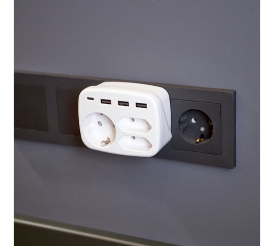 Тройник REXANT 16А, с/з, + 2x2,5А + 3хUSB-A 2,4А + USB Type-C 3А, белый 11-1250