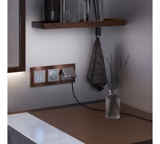 Розетка WERKEL WL06-SKGSC-01-IP44 влагозащ. с зазем. с защит. крышкой a029832