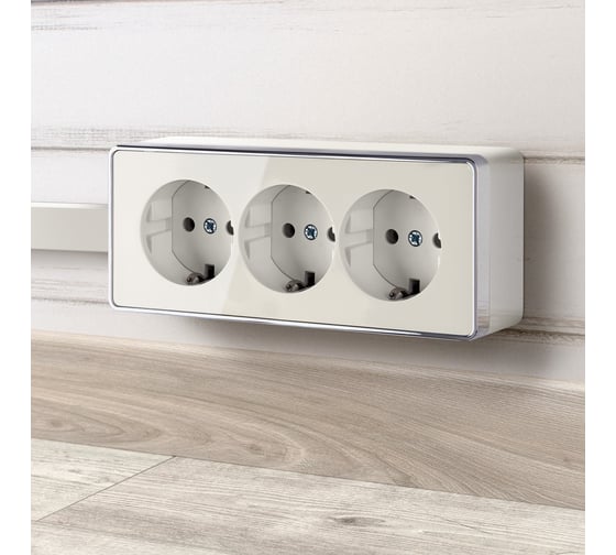 Тройная розетка с заземлением и шторками Werkel W5073103 a051554