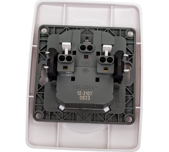 Розетка ЭРА 12-2107-01 2X2P, 16A-250В, IP20, 12, белый Б0031238