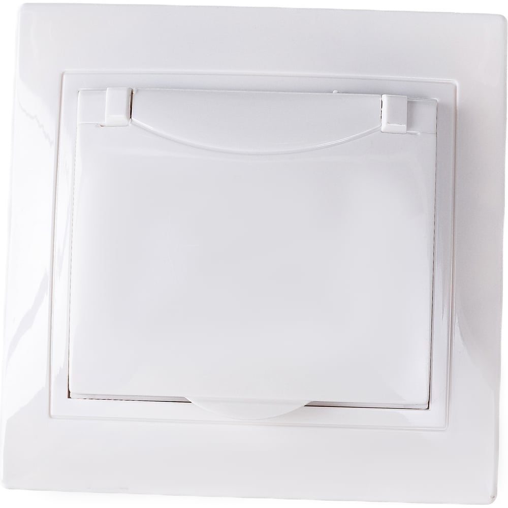 1местная розетка IEK РСбш10-3-КБ c заземляющим контактом, с защитной ...