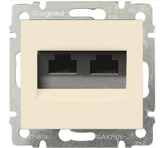 Розетка Legrand Valena RJ45 UTP, категория 6, 2 выхода, слоновая кость, на захватах 774147 16015103