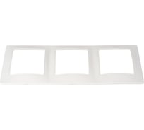 Универсальная рамка LUXAR Novo на 3 поста белая 4606400001904