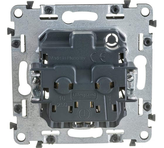Механизм розетки Legrand Valena Inmatic 16 А 250 В 2К+З безвинтовые зажимы Leg 753021