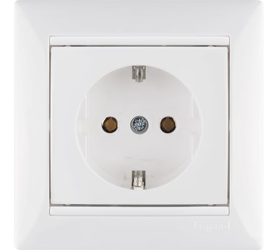 Розетка Legrand с заземлением Legrand Valena без шторок 16А 250В винтовые зажимы белый 774420
