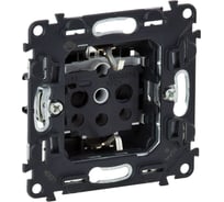 Механизм розетки Legrand Valena Inmatic 16 А 250 В 2К+З защитные шторки винтовые зажимы Leg 753029