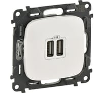 Зарядное устройство Legrand Valena Allure с двумя USB-разъемами 240 В/5 В 1500 мА белое 754995