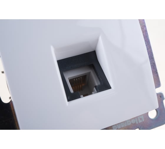 Розетка Legrand телефонная RJ11 Legrand Valena белый 774438