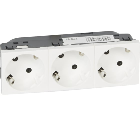 Розетка Legrand 3 x 2К+3 под углом 45° Программа Mosaic стандартная 077253
