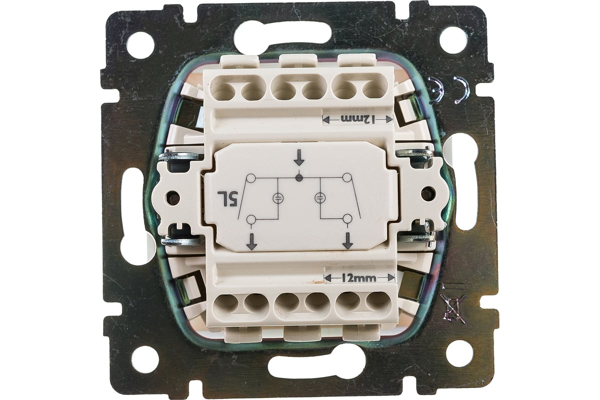 Legrand valena подсветка. Выключатель Legrand 2 клавиши. Датчик Legrand 92 31 18. Автомат Легранд 2p со сдвигаемой шторкой. 747 25 Legrand индикация.