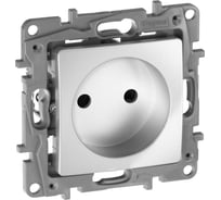 Розетка Legrand без заземления Legrand Etika со шторками 16А 250В винтовые зажимы алюминий 672434