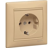 Розетка Legrand 1-м СП Valena в сборе с заземлением слоновая кость Leg 774323