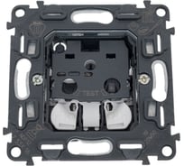 Силовая розетка Legrand Valena IN'MATIC 2К 16А 250В. C защитными шторками. Безвинтовые зажимы 753016